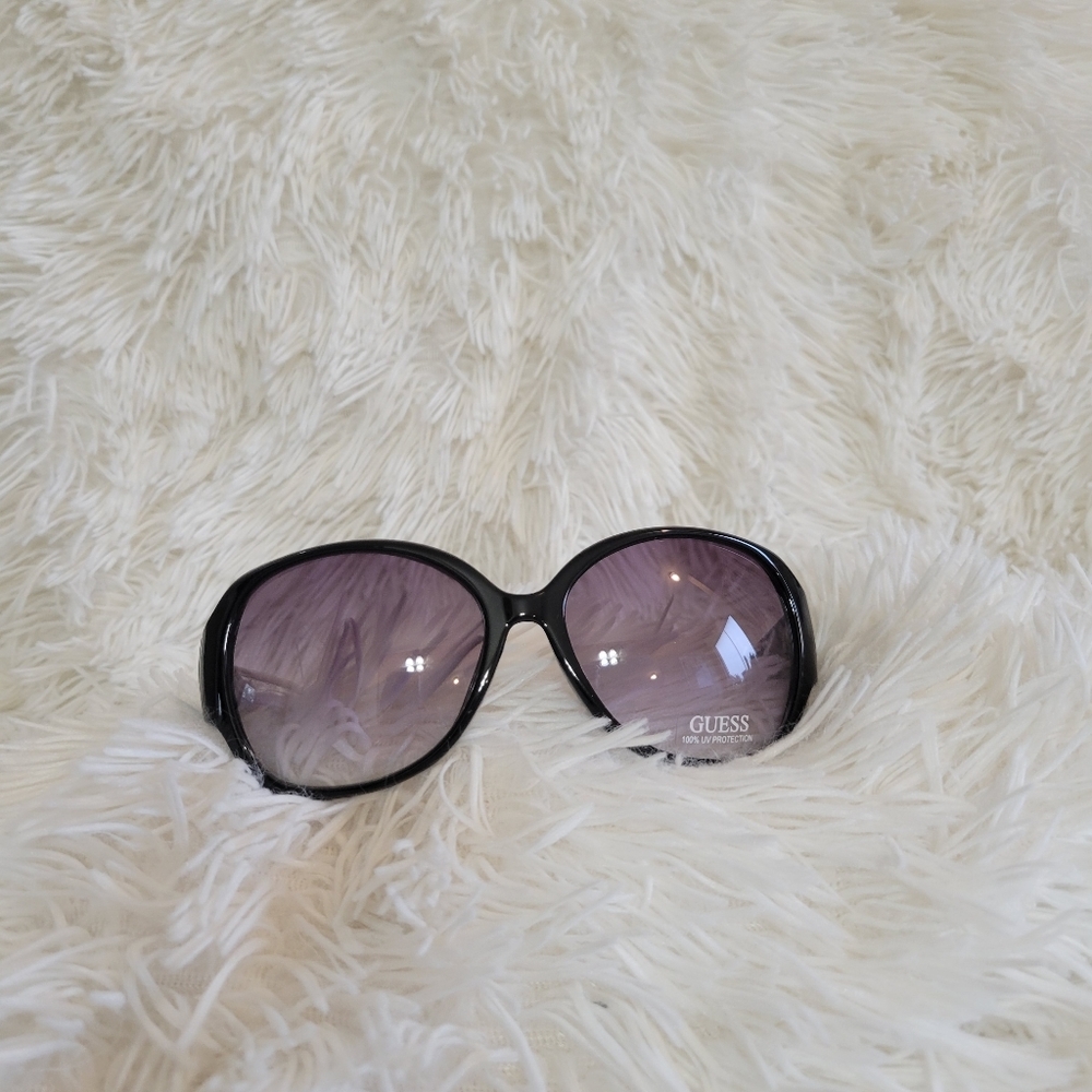 Guess Oversized Oval black sunglasses with inside leopard print - Picture 3 of 3
